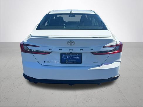 Used 2025 Toyota Camry SE FWD image 8