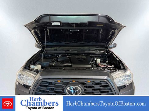 Used 2019 Toyota Tacoma SR5 AWD/4WD image 11