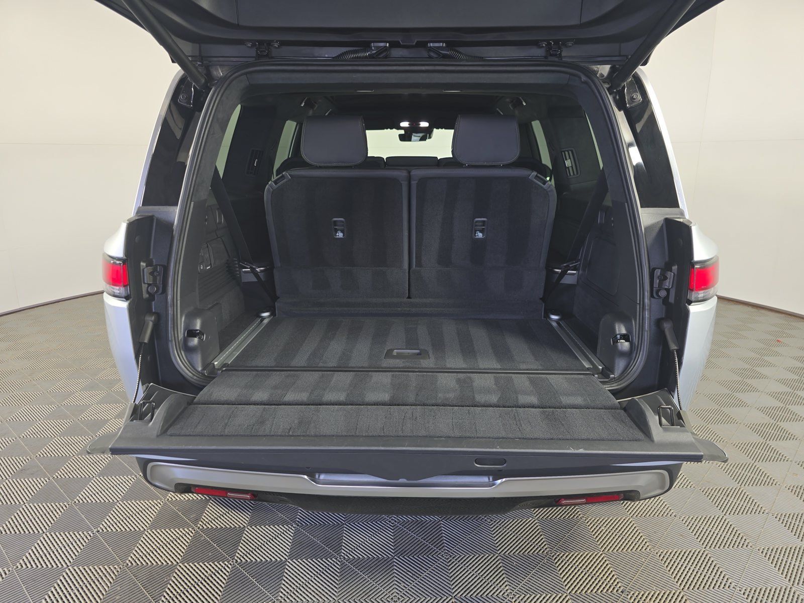 Used 2023 Rivian R1S Adventure Quad AWD/4WD image 15