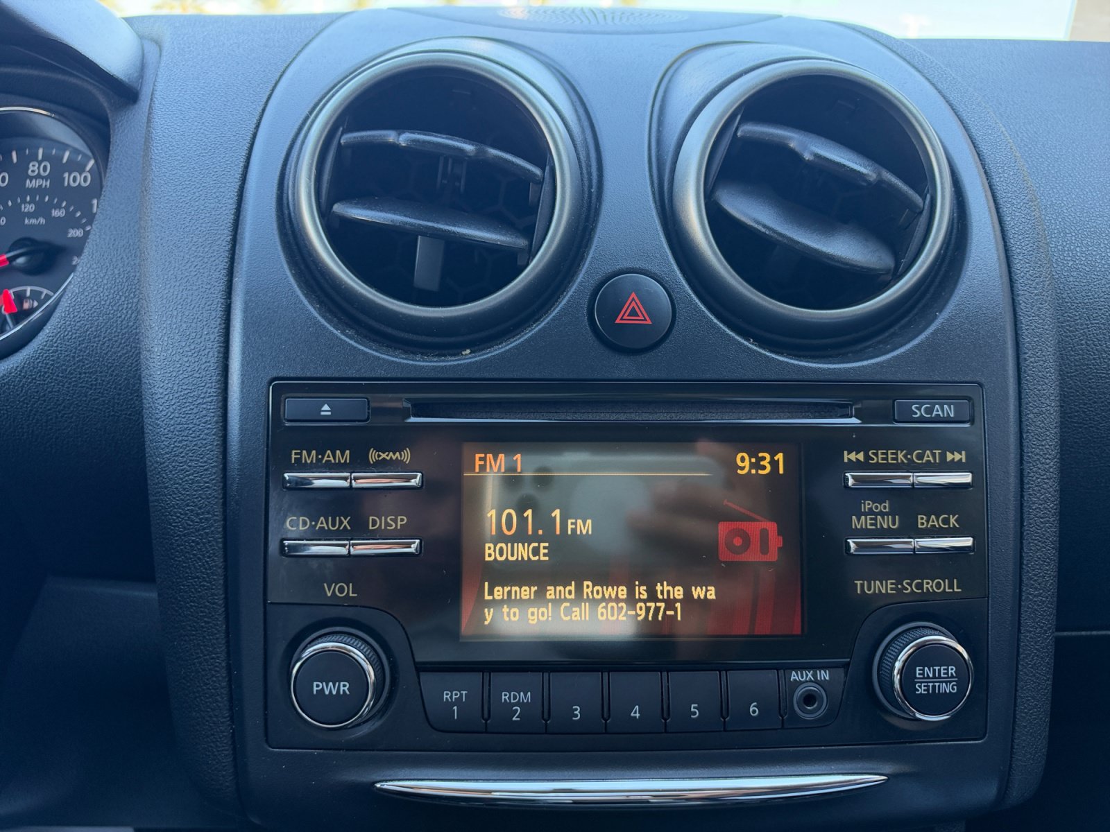 Used 2013 Nissan Rogue SV FWD image 27