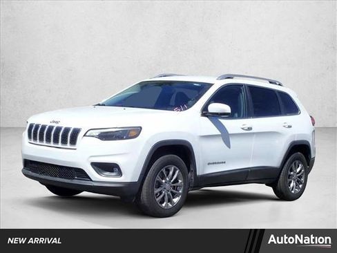 Used 2019 Jeep Cherokee Latitude Plus w/ Comfort/Convenience Group AWD/4WD image 1