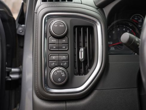 Used 2022 Chevrolet Silverado 1500 RST image 19