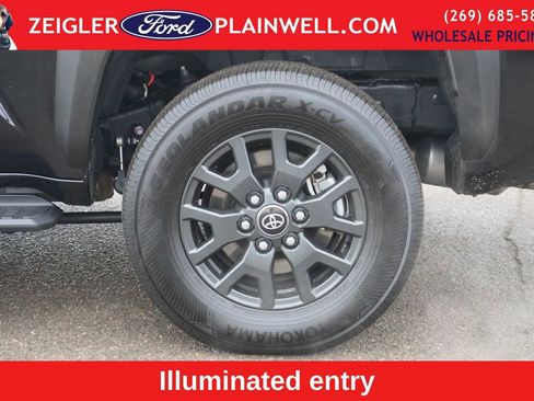 Used 2025 Toyota 4Runner SR5 image 9