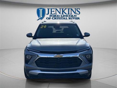 Used 2024 Chevrolet TrailBlazer LT w/ LT Cold Weather Package image 2