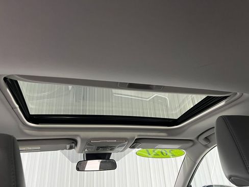 Used 2021 Toyota RAV4 XLE Premium image 19