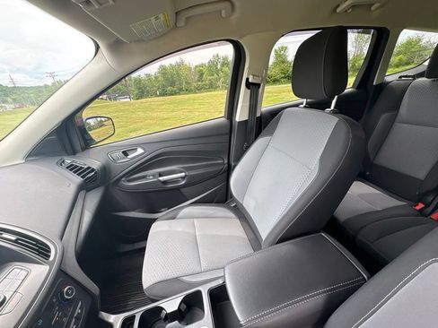 Used 2018 Ford Escape SE w/ SE Sync 3 Package FWD image 12