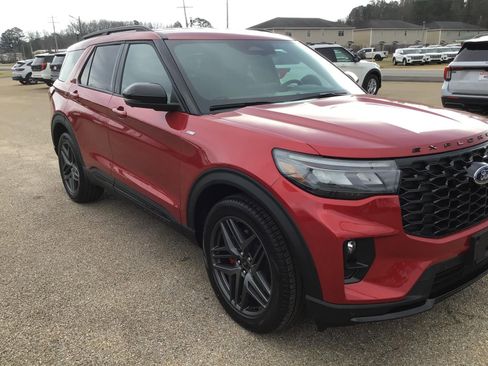 New 2026 Ford Explorer ST-Line w/ ST-Line Street Pack image 9