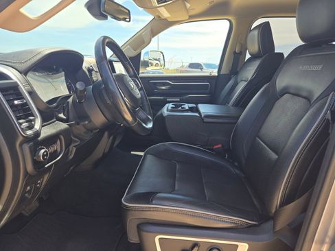 Used 2020 RAM 1500 Laramie AWD/4WD image 9