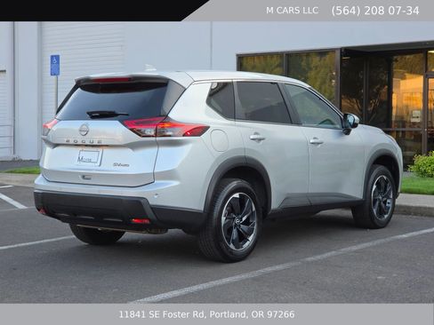 Used 2024 Nissan Rogue SV AWD/4WD image 8