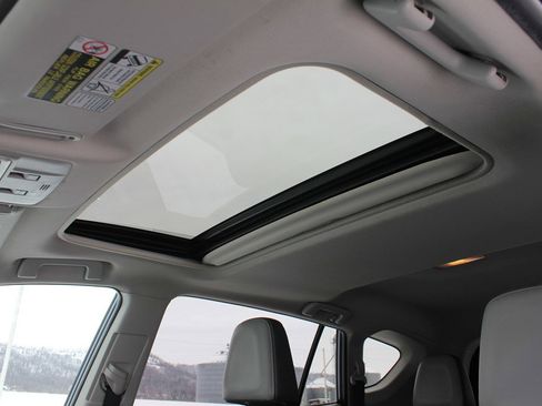 Used 2013 Toyota RAV4 Limited image 31