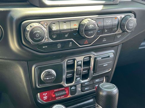 Used 2022 Jeep Gladiator Mojave w/ LED Lighting Group AWD/4WD image 14
