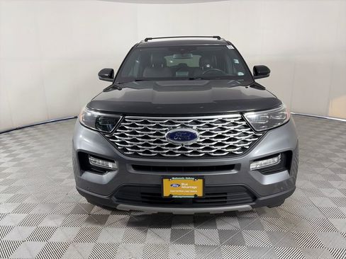 Used 2023 Ford Explorer Platinum w/ Technology Package AWD/4WD image 2