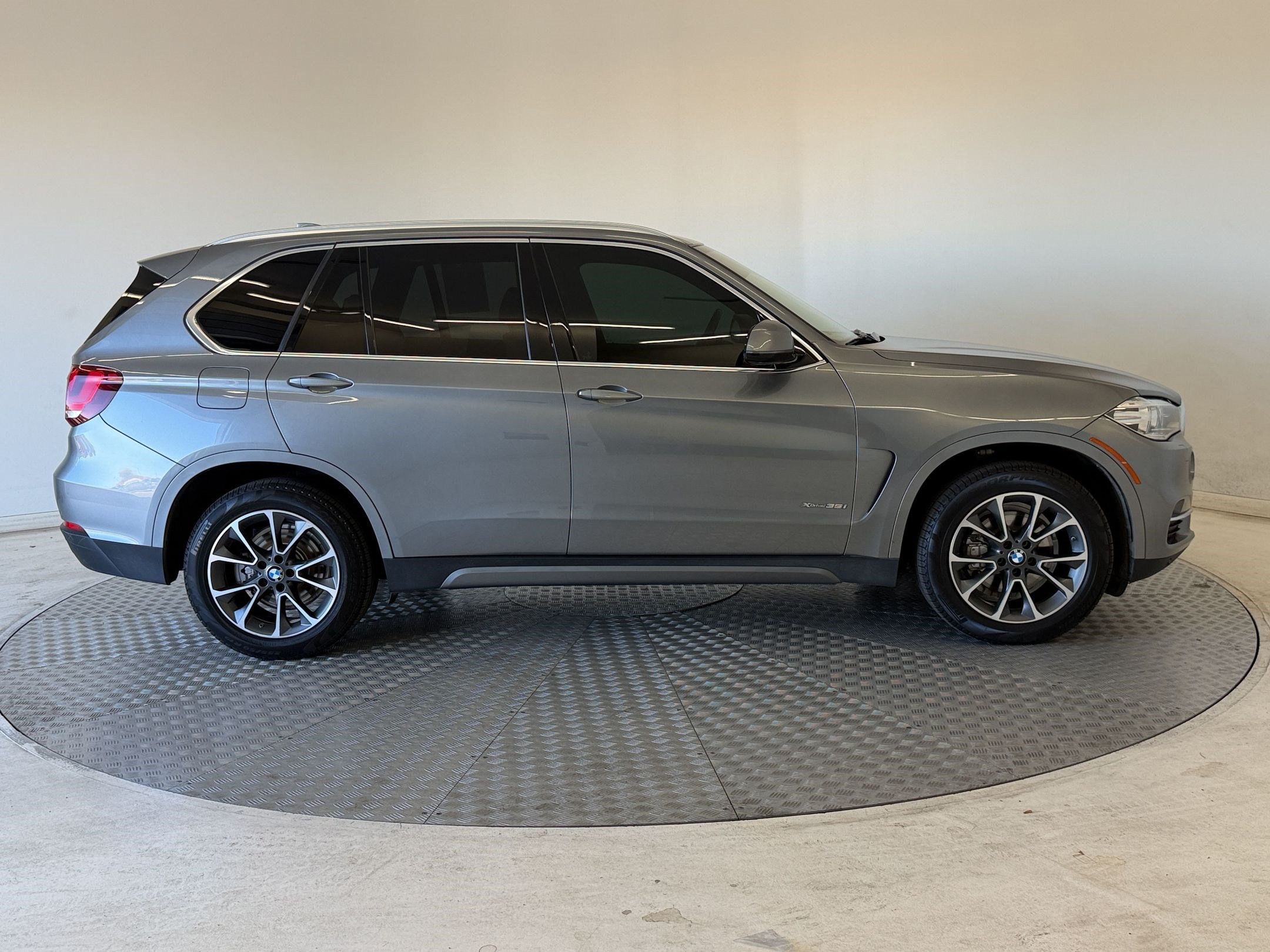 Used 2017 BMW X5 xDrive35i AWD/4WD image 8