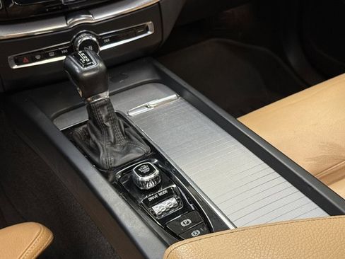 Used 2019 Volvo XC60 T5 Inscription w/ Protection Package Premier FWD image 25