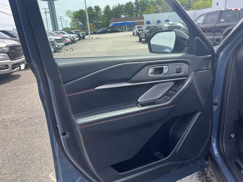 Used 2025 Ford Explorer ST AWD/4WD image 5
