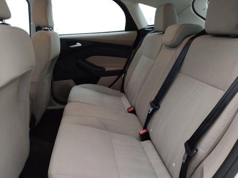 Used 2018 Ford Focus SE FWD image 18