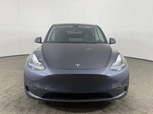 Used 2023 Tesla Model Y Long Range image 2