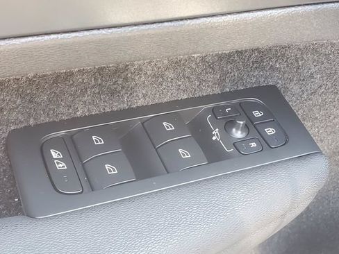 Certified 2023 Volvo C40 P8 Recharge Ultimate AWD/4WD image 12