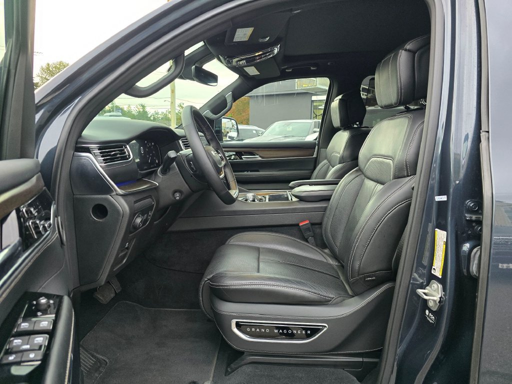 Used 2023 Jeep Grand Wagoneer 4WD w/ Flexible Seating Group image 20