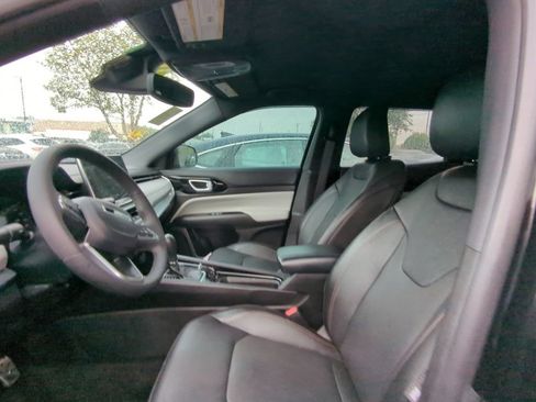 Used 2023 Jeep Compass Limited AWD/4WD image 6