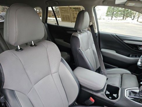 Used 2022 Subaru Outback Limited image 12