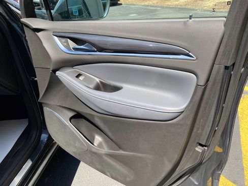 Used 2018 Buick Enclave Essence AWD/4WD image 39