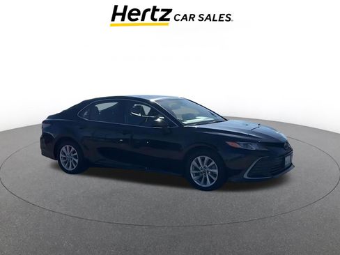 Used 2023 Toyota Camry LE image 1