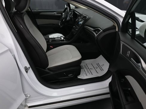 Used 2019 Ford Fusion SE w/ Equipment Group 151A image 13