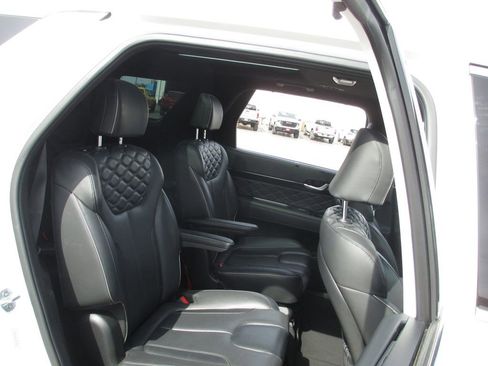 Used 2021 Hyundai Palisade Calligraphy image 24