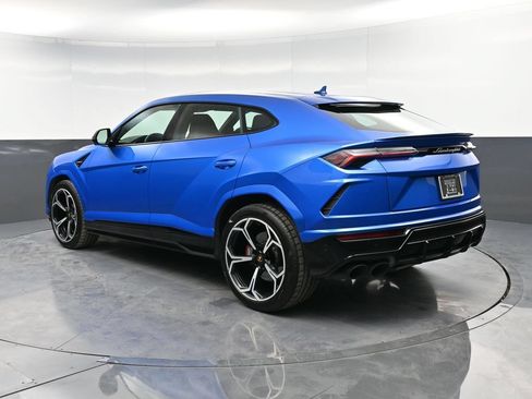 Used 2022 Lamborghini Urus AWD/4WD image 3