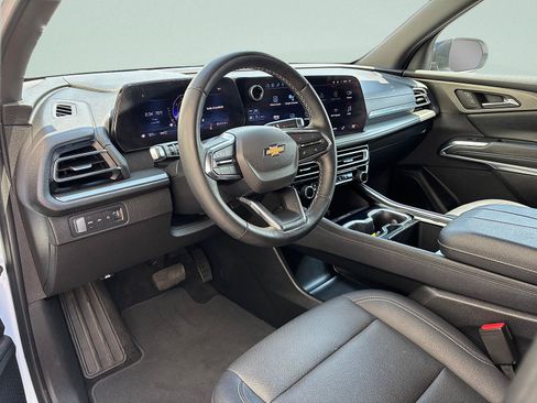 Used 2025 Chevrolet Traverse LT AWD/4WD image 15