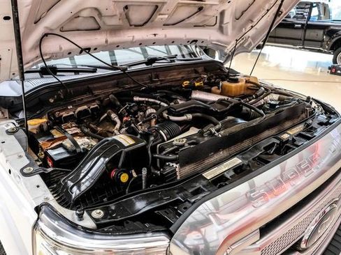 Used 2013 Ford F250 Platinum w/ FX4 Off Road Pkg image 39