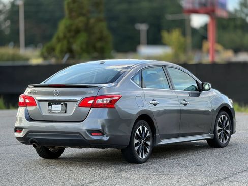 Used 2019 Nissan Sentra SR FWD image 9