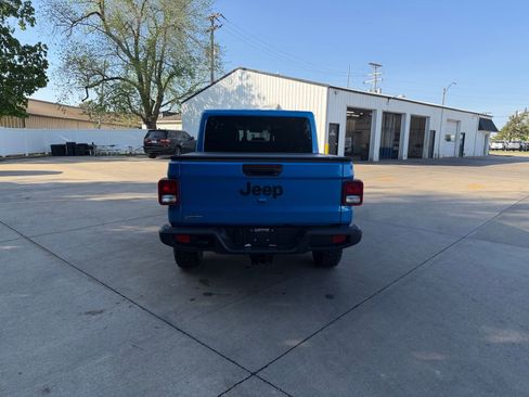 Used 2025 Jeep Gladiator Sport AWD/4WD image 28