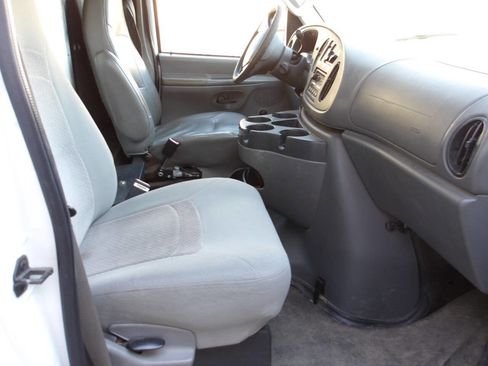 Used 2008 Ford E-350 and Econoline 350 Super Duty image 24