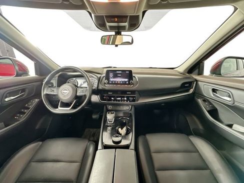 Used 2023 Nissan Rogue SV w/ SV Premium B Package image 3