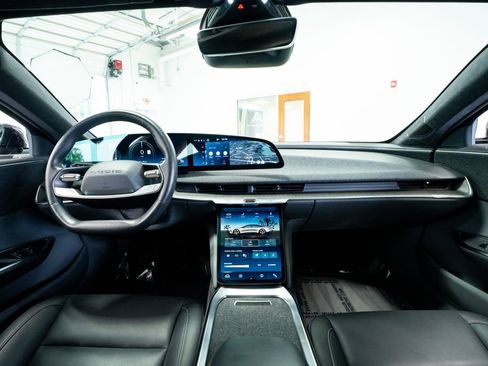 Used 2024 Lucid Air Pure RWD image 46
