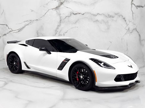 Used 2019 Chevrolet Corvette Z06 image 14