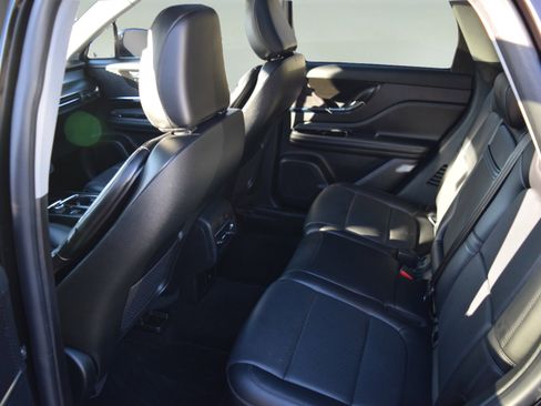 Used 2022 Lincoln Corsair AWD w/ Premium Package image 7