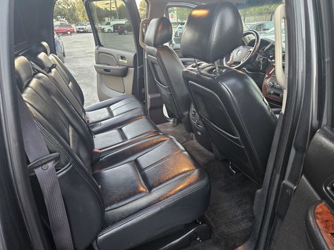 Used 2011 Chevrolet Avalanche LS w/ Regional Value Package image 15