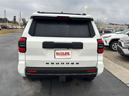 New 2025 Toyota 4Runner SR5 image 4