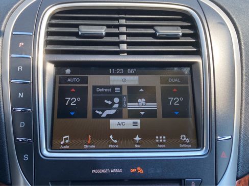 Used 2017 Lincoln MKX Select w/ Select Plus Package FWD image 31