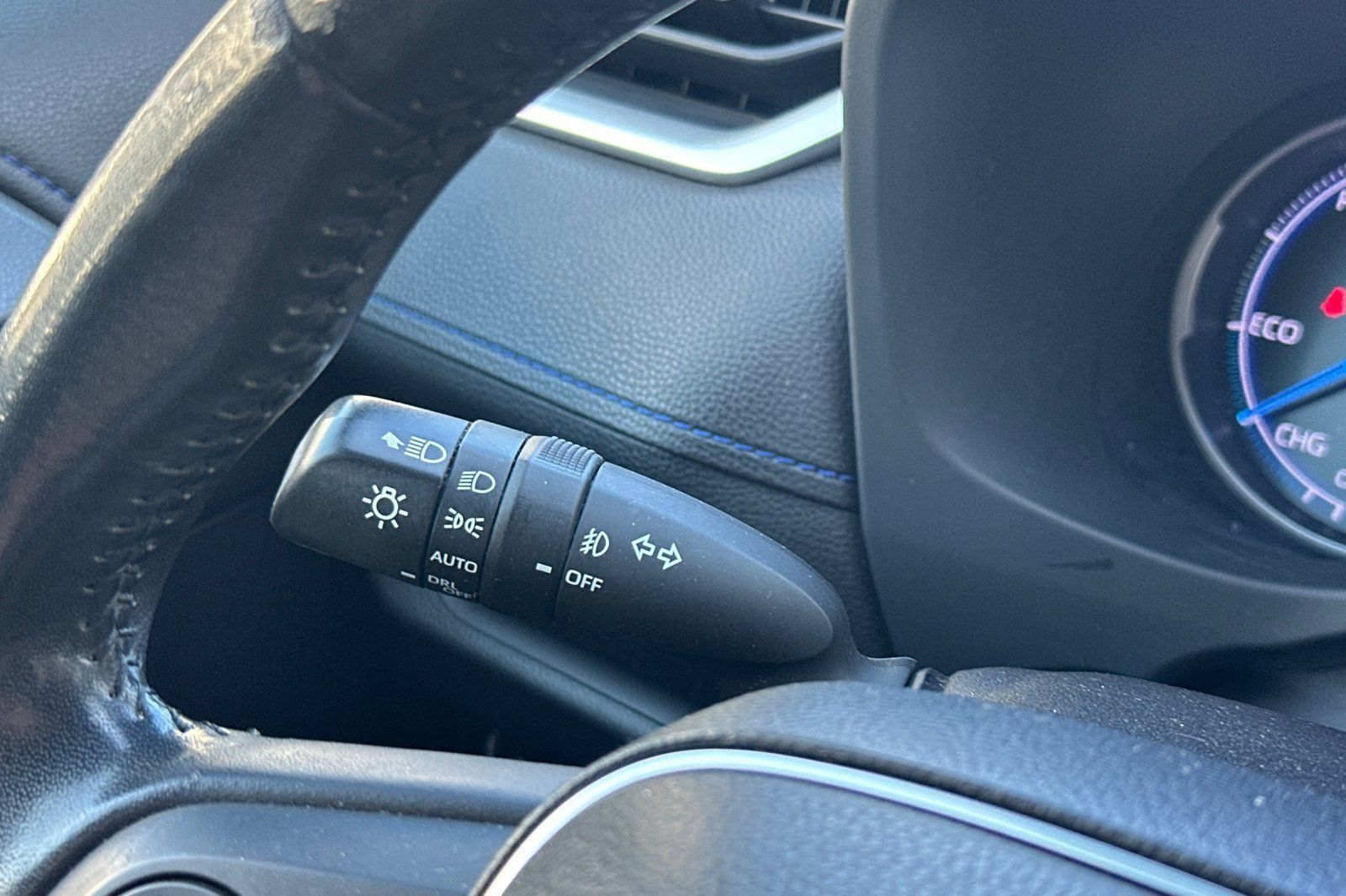 Used 2019 Toyota RAV4 XSE w/ Carpet Mat Package AWD/4WD image 37