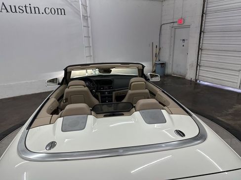 Used 2011 Mercedes-Benz E 550 Cabriolet image 10