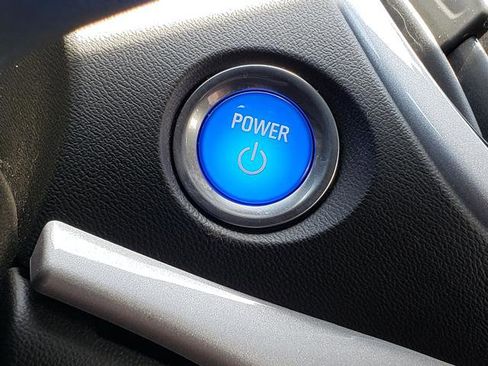 Used 2018 Chevrolet Volt LT w/ Comfort Package FWD image 22