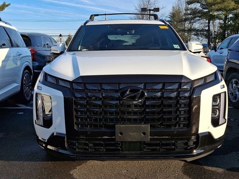 Used 2024 Hyundai Palisade Calligraphy image 3