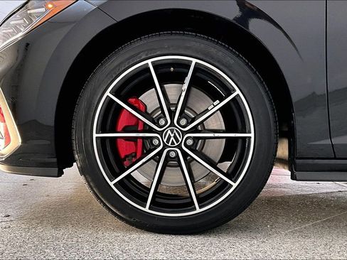 Used 2025 Volkswagen Jetta GLI Autobahn image 11