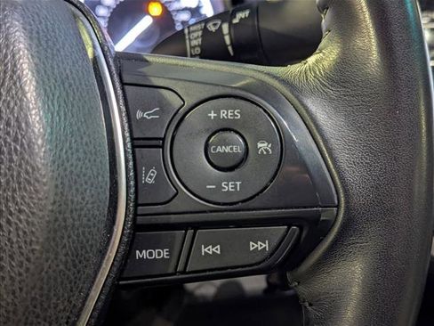 Used 2018 Toyota Camry SE image 6