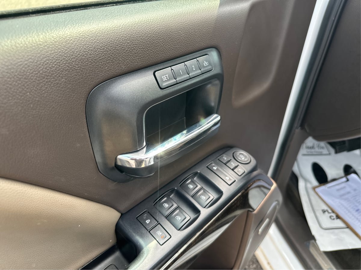 Used 2016 GMC Sierra 1500 Denali w/ Enhanced Driver Alert Package AWD/4WD image 12