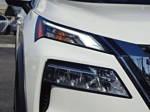 Used 2021 Nissan Rogue SL image 5